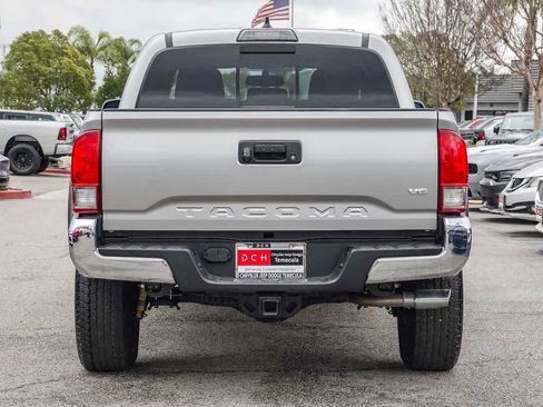 Used 2017 Toyota Tacoma TRD Off-Road w/ Tow Package image 5