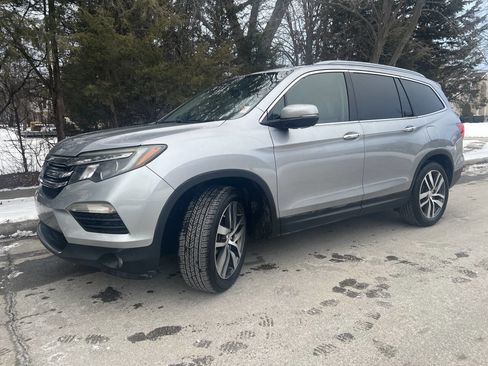 Used 2017 Honda Pilot Touring image 9