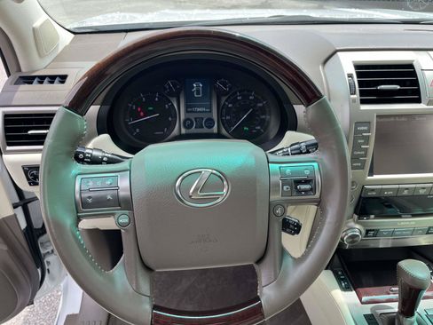 Used 2014 Lexus GX 460 w/ Premium Package AWD/4WD image 18