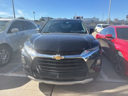 Used 2021 Chevrolet Blazer LT image 2