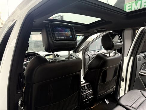 Used 2016 Mercedes-Benz GL 63 AMG 4MATIC image 15