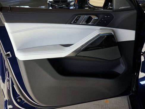 Used 2026 BMW X6 xDrive40i w/ Climate Comfort Package image 9