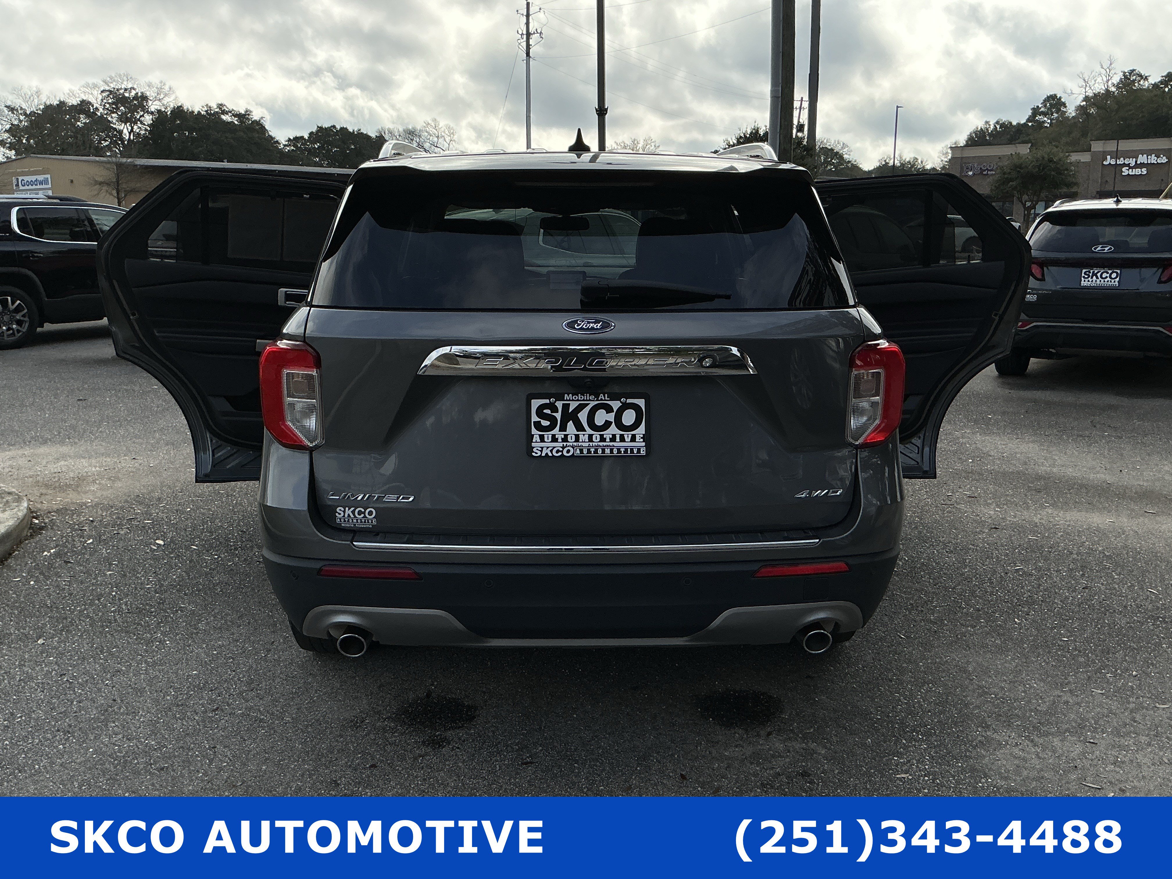 Used 2022 Ford Explorer Limited AWD/4WD image 32