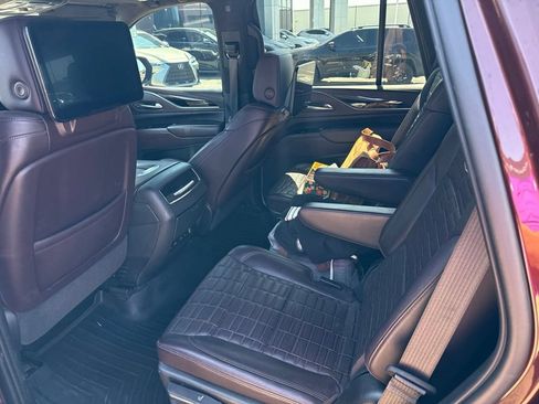 Used 2022 Cadillac Escalade Sport Platinum w/ LPO, ONYX Package AWD/4WD image 5