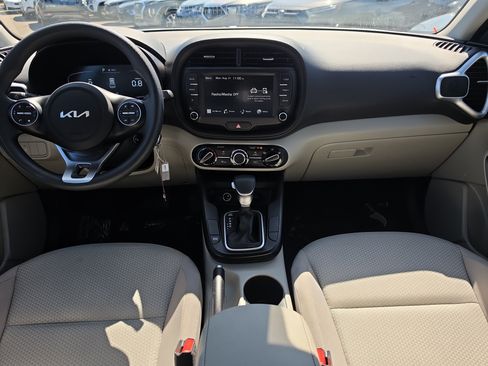 Certified 2025 Kia Soul LX FWD image 11