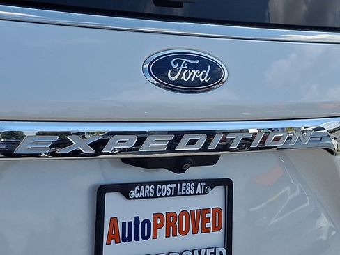 Used 2018 Ford Expedition Limited w/ Equipment Group 301A AWD/4WD image 35