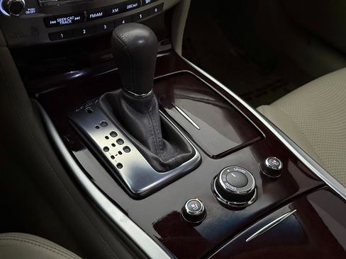 Used 2015 INFINITI Q70 L 3.7 w/ Technology Package image 36