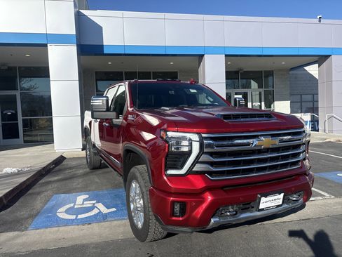 Used 2024 Chevrolet Silverado 3500 High Country w/ High Country Premium Package image 8