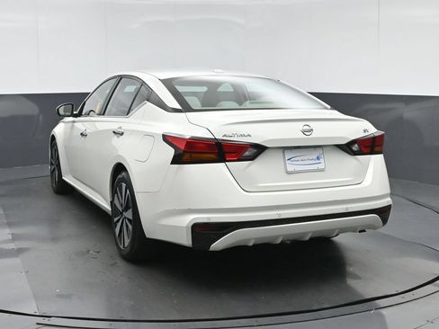 Used 2021 Nissan Altima 2.5 SV FWD image 5