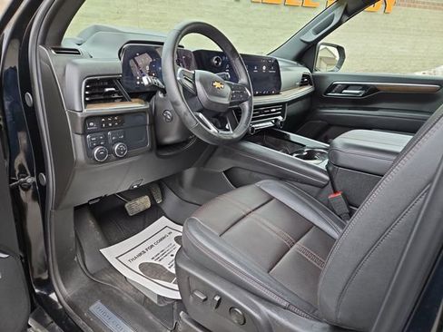 Used 2025 Chevrolet Tahoe High Country image 12