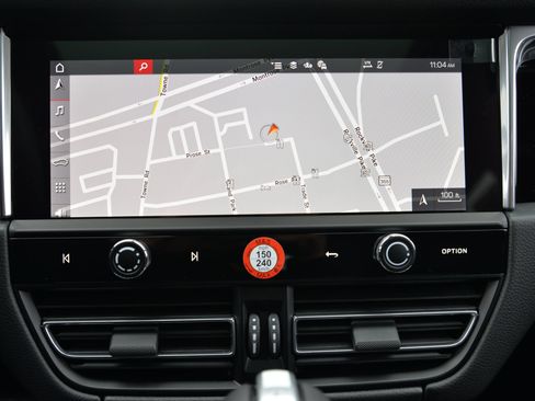 Certified 2026 Porsche Macan AWD/4WD image 29