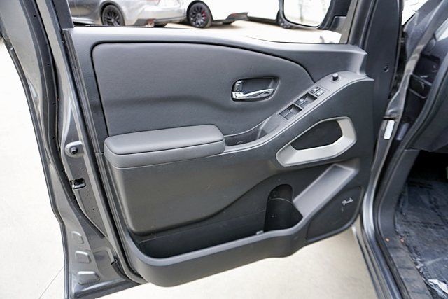 Certified 2024 Nissan Frontier SL w/ Technology Package RWD image 33