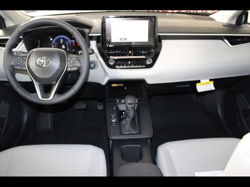 Used 2026 Toyota Corolla Cross LE w/ Moonroof Package AWD/4WD image 15