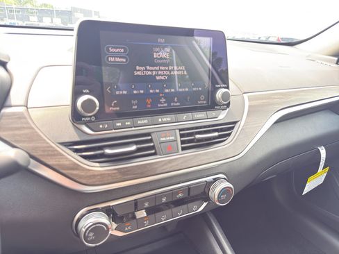 New 2026 Nissan Altima 2.5 SV AWD/4WD image 21