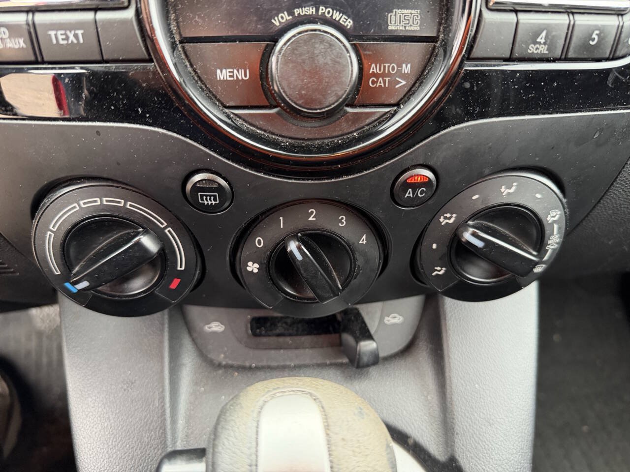 Used 2013 MAZDA MAZDA2 Sport FWD image 35