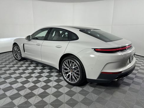 Certified 2025 Porsche Panamera image 3