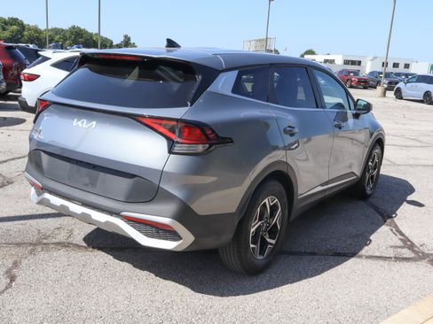 Used 2025 Kia Sportage LX FWD image 4