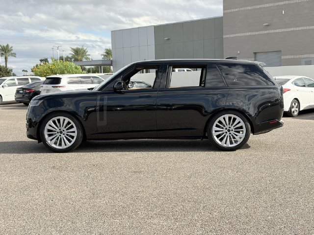 New 2026 Land Rover Range Rover Long Wheelbase SE AWD/4WD image 21