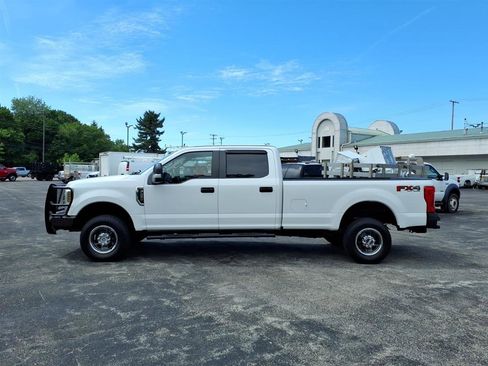 Used 2018 Ford F250 XL w/ Power Equipment Group AWD/4WD image 2