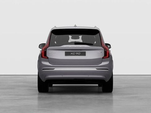 New 2026 Volvo XC90 B6 Plus w/ Protection Package Premier image 4