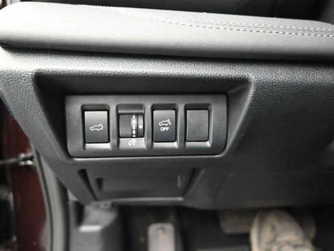 Used 2025 Subaru Outback Limited AWD/4WD image 13