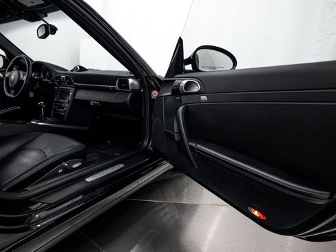 Used 2012 Porsche 911 Carrera 4S image 18