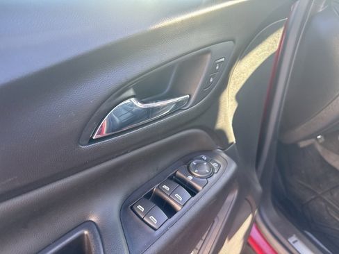 Used 2021 Chevrolet Equinox Premier image 9