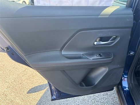 New 2025 Nissan Kicks SR image 14