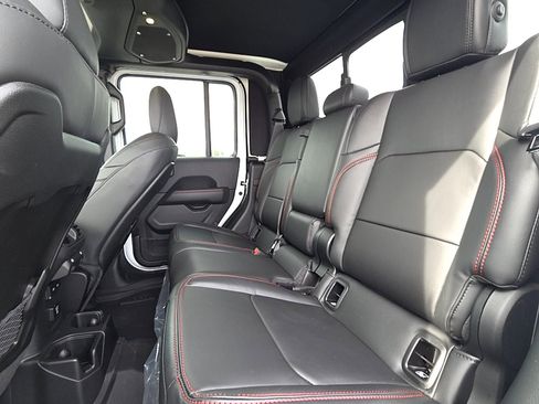 New 2026 Jeep Gladiator Rubicon image 11