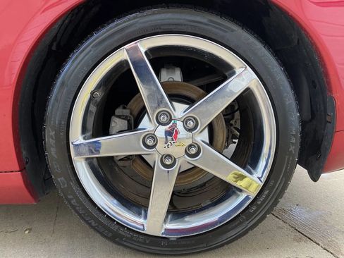 Used 2005 Chevrolet Corvette Coupe w/ Preferred Equipment Group RWD image 10