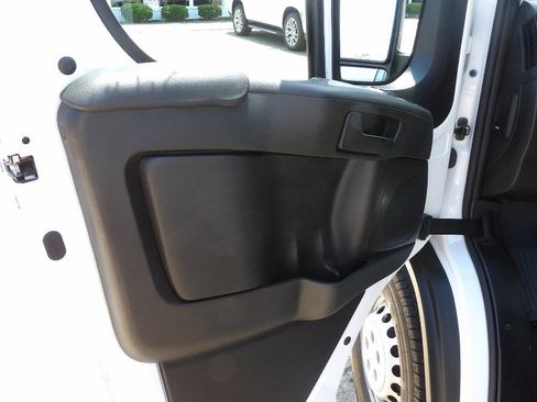Used 2025 RAM ProMaster 2500 w/ U-Haul Equipment Group FWD image 6