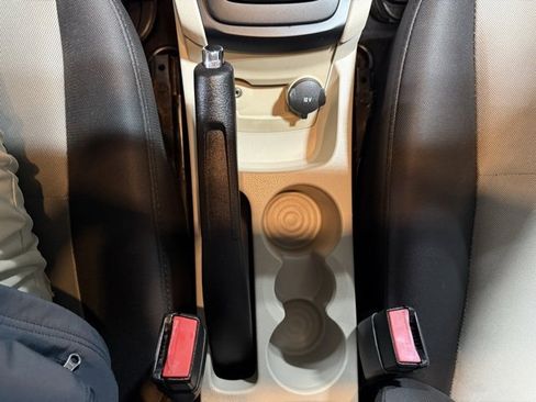 Used 2013 Ford Fiesta S image 19