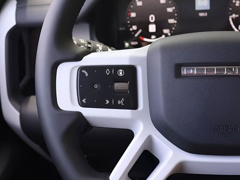 New 2025 Land Rover Defender 110 X-Dynamic SE image 20