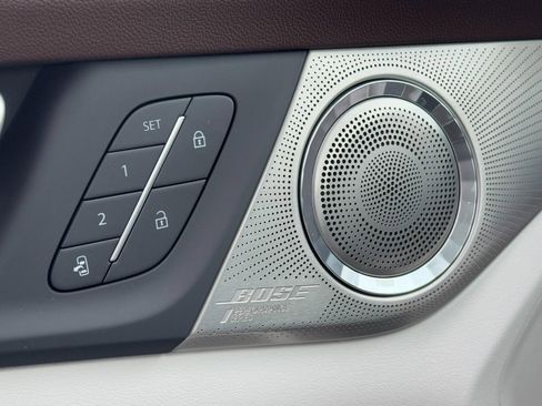 New 2026 Buick Enclave Avenir image 16