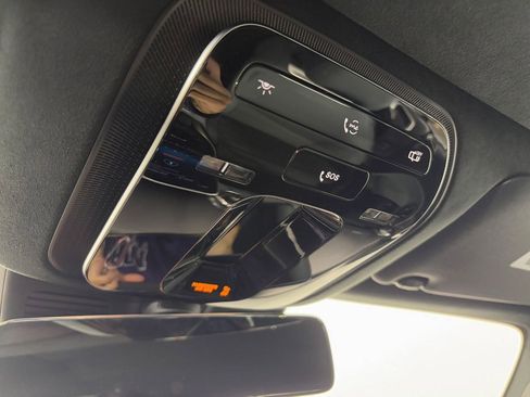 Used 2022 Mercedes-Benz SL 55 AMG 4MATIC w/ Driver Assistance Package image 27