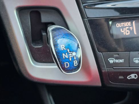 Used 2016 Toyota Prius V Five image 33