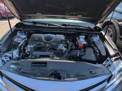 Used 2019 Toyota Camry SE FWD image 10