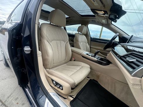 Used 2016 BMW 750i xDrive 750i xDrive AWD 4dr Sedan image 10