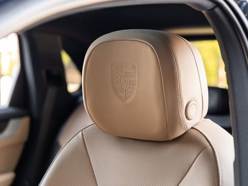 Certified 2025 Porsche Cayenne S AWD/4WD image 27