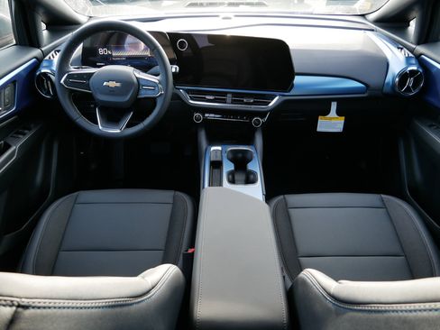 New 2026 Chevrolet Equinox EV LT image 6