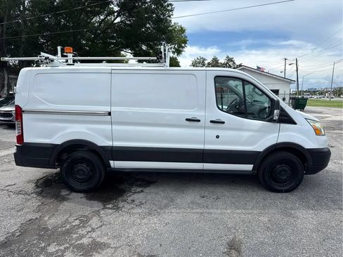 Used 2017 Ford Transit 250 130 Low Roof RWD image 4