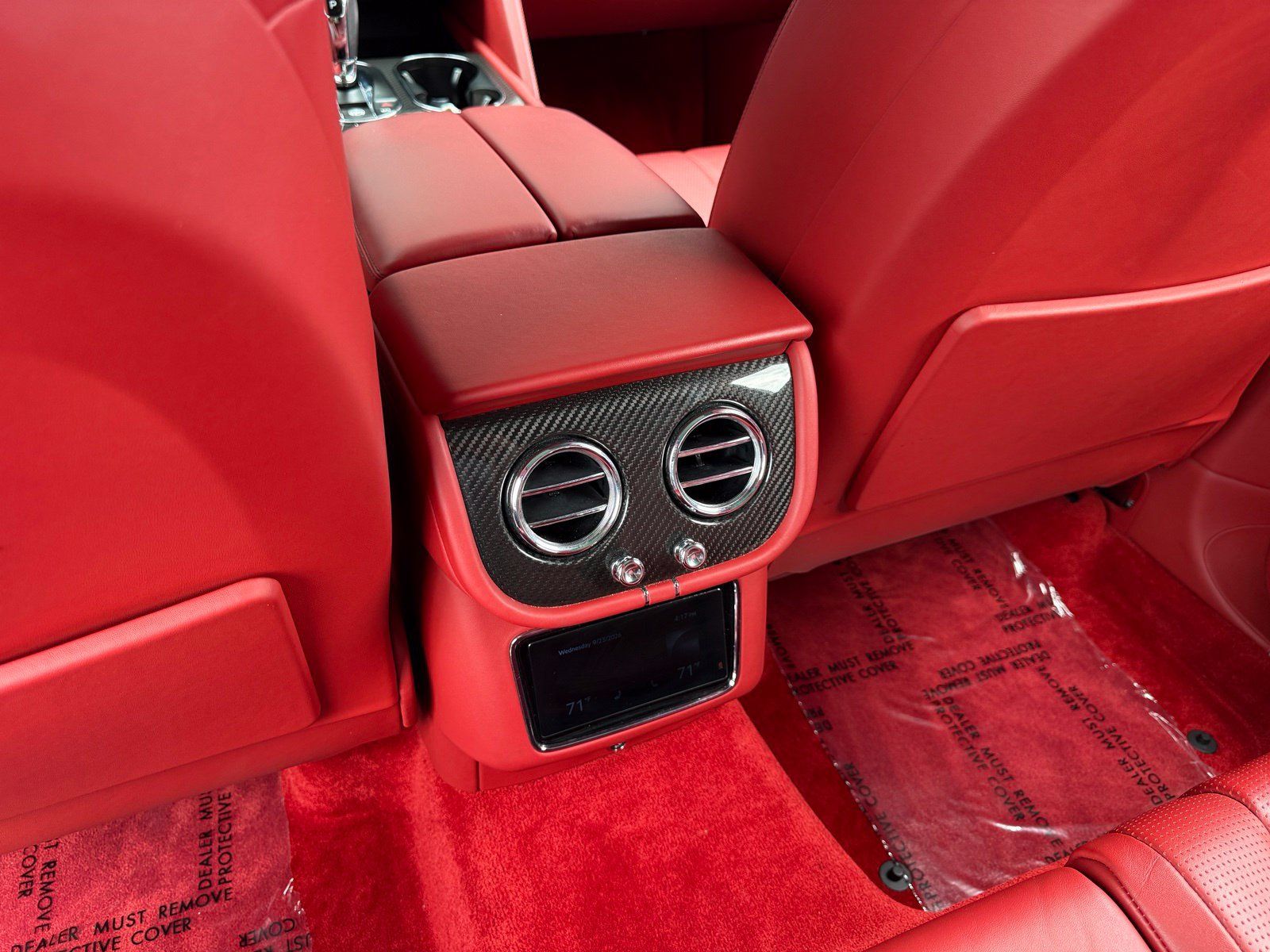 Used 2021 Bentley Bentayga AWD/4WD image 48