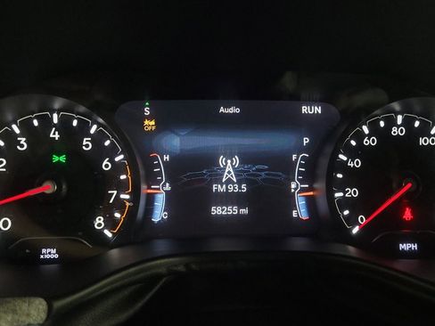 Used 2024 Jeep Compass Latitude image 23