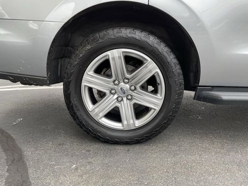 Used 2021 Ford Expedition XLT image 34