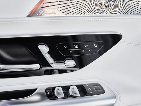 Used 2026 Mercedes-Benz Maybach SL 680 image 40