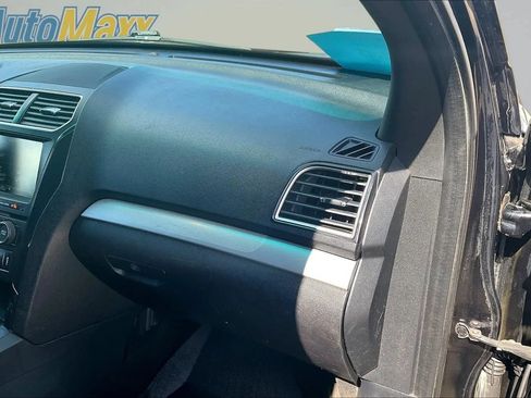 Used 2016 Ford Explorer XLT w/ Equipment Group 202A AWD/4WD image 32