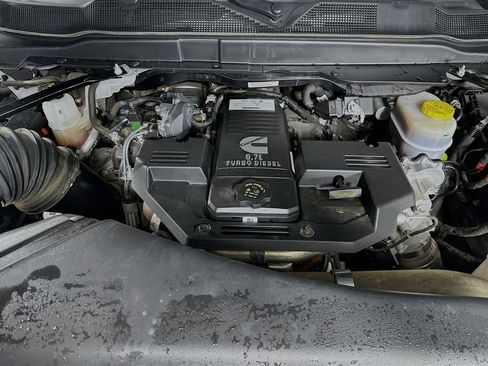 Used 2024 RAM 2500 Laramie image 32