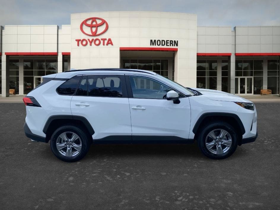Certified 2025 Toyota RAV4 XLE AWD/4WD image 4