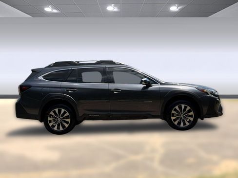 Used 2025 Subaru Outback Touring AWD/4WD image 7