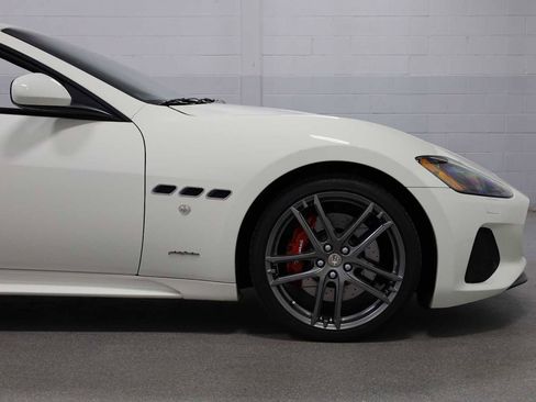Used 2018 Maserati GranTurismo Sport image 11